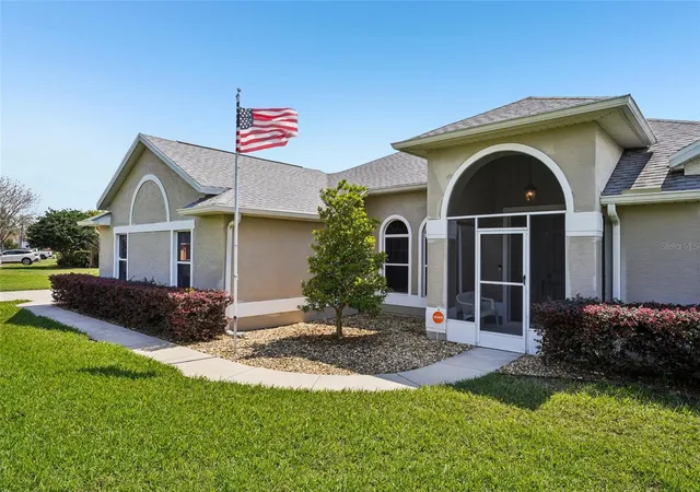 Homes for sale in Grand Island, FL | 13116 Glenview Ln, Grand Island, FL 32735 | MLS# G5109864
