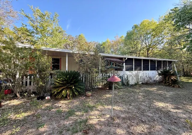 Manufactured home for sale at 14051 NE 45th Place, WILLISTON, FL 32696 | MLS# GC538679