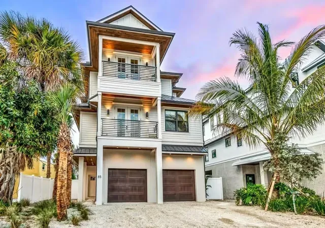 Photo 1 of Single family home for sale at 85 Avenida Messina, Sarasota, FL 34242 | MLS# A4686937 | Listing updated on 2026-07-28
