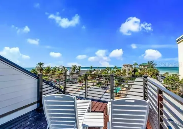 Photo 4 of Single family home for sale at 85 Avenida Messina, Sarasota, FL 34242 | MLS# A4686937 | Listing updated on 2026-07-28