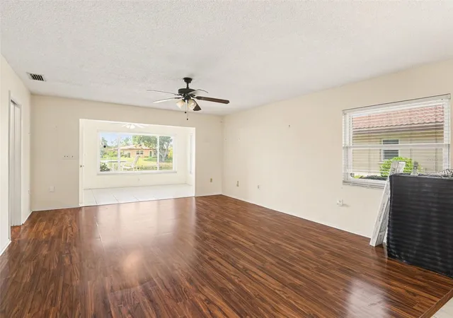 5th image of 6608 Auburn Ave, BRADENTON, FL 34207
