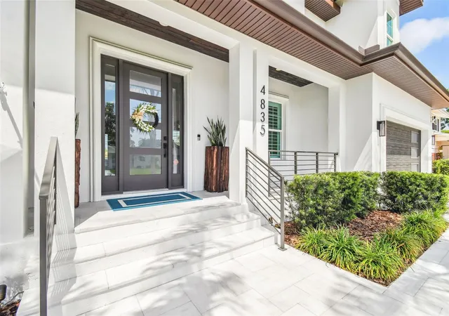 Homes for sale in Tampa, FL | 4835 W Bay Villa Ave, Tampa, FL 33611 | MLS# TB8488683