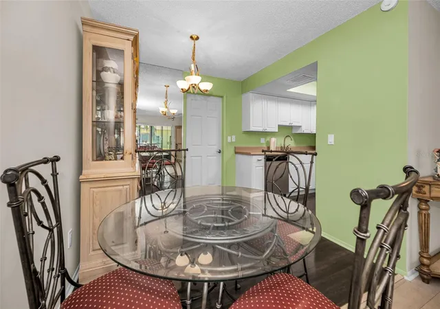 4th image of 1121 Queen Anne Dr #C, Palm Harbor, FL 34684 | MLS# TB8488707