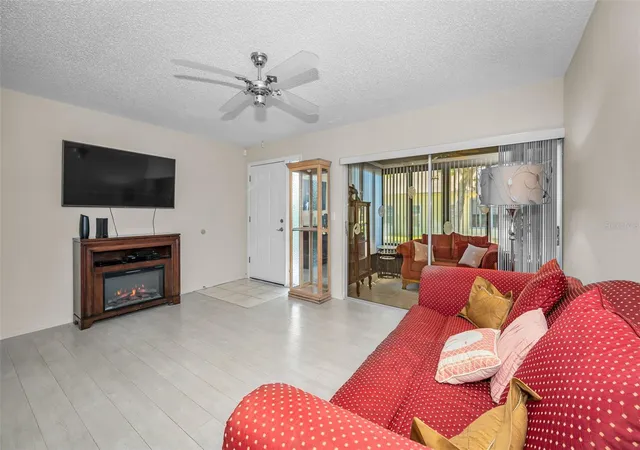 5th image of 1121 Queen Anne Dr #C, Palm Harbor, FL 34684 | MLS# TB8488707