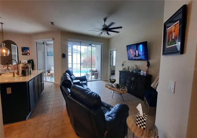 Photo 3 of Single family home for sale at 4959 Thames St E, Kissimmee, FL 34758 | MLS# R4910911 | Listing updated on 2026-06-19