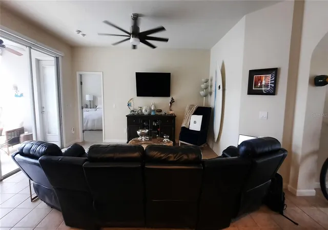 Photo 4 of Single family home for sale at 4959 Thames St E, Kissimmee, FL 34758 | MLS# R4910911 | Listing updated on 2026-06-19