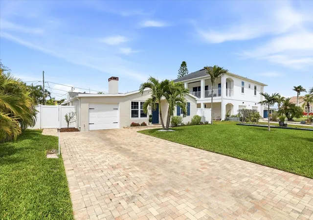 4th image of 105 3Rd St, Belleair Beach, FL 33786 | MLS# TB8488809