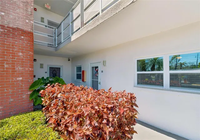 3rd image of 5501 80Th St N #102, St Petersburg, FL 33709 | MLS# TB8488810
