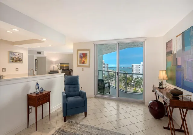 4th image of 1111 N Gulfstream Ave #10E, Sarasota, FL 34236 | MLS# A4686980