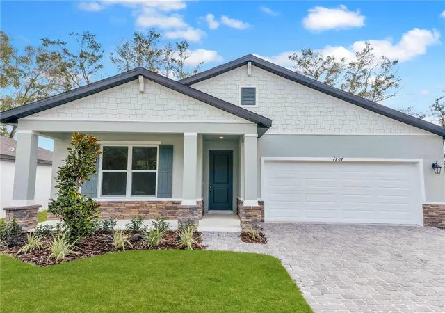 Homes for sale in Apopka, FL | 826 Emerald Grove Dr, Apopka, FL 32703 | MLS# W7884077
