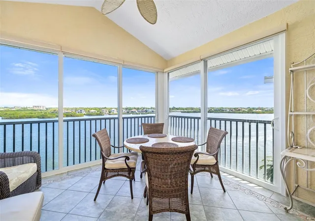 Homes for sale in Sarasota, FL | 1280 Dolphin Bay Wy #504, Sarasota, FL 34242 | MLS# A4686981