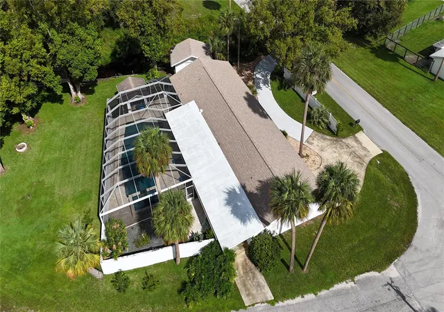 Photo 2 of Single family home for sale at 11230 Se Timucuan Rd, Summerfield, FL 34491 | MLS# OM721224 | Listing updated on 2026-09-28