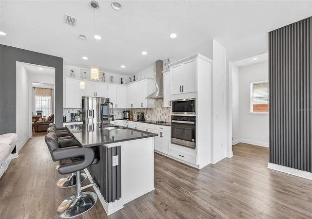 Photo 3 of Single family home for sale at 19076 Planetree St, Orlando, FL 32827 | MLS# S5146224 | Listing updated on 2026-08-22