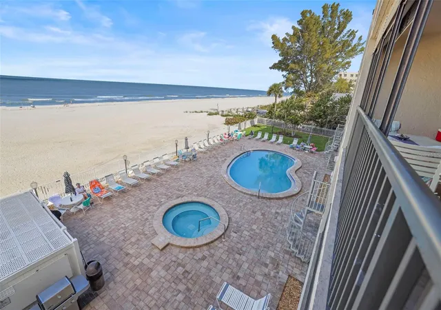 Listing Photo 5 - Condo for sale in building located at 20040 Gulf Blvd, Indian Shores, FL 33785 - Unit #302