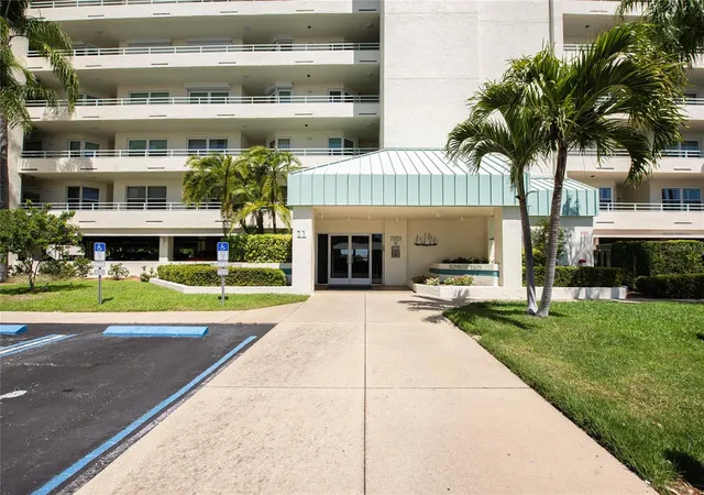 Homes for sale in South Pasadena, FL | 7979 Sailboat Key Blvd S #208, South Pasadena, FL 33707 | MLS# TB8488896