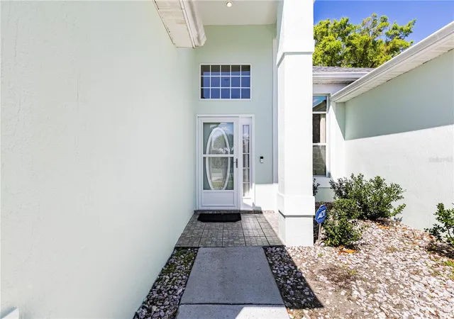 5th image of 2710 Autumn Ln, Eustis, FL 32726 | MLS# G5109903