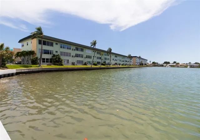 4th image of 5935 30Th Ave S #307, Gulfport, FL 33707 | MLS# TB8488948