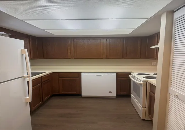 Listing Photo 4 - Condo for sale in building located at 607 Country Ln NE, WINTER HAVEN, FL 33881 - Unit #607