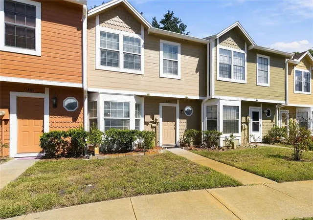Photo 2 of Townhouse for sale at 11807 Mintwood Ct, Orlando, FL 32837 | MLS# S5146257 | Listing updated on 2026-10-07