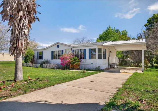 Photo 1 of Manufactured home for sale at 6740 Sw 84th Street, Ocala, FL 34476 | MLS# OM721260 | Listing updated on 2026-09-19