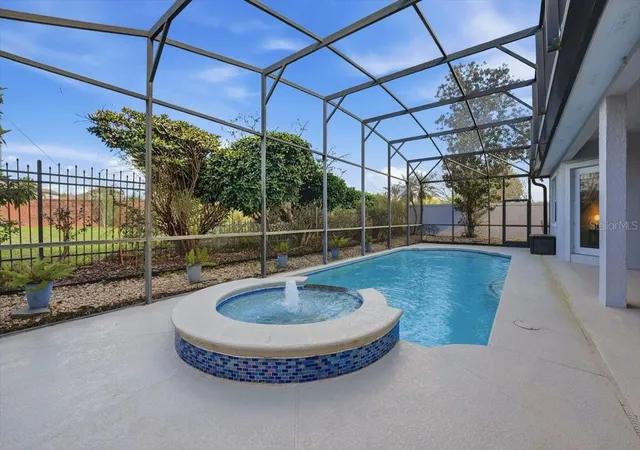 Photo 2 of Single family home for sale at 10926 Woodchase Cir, Orlando, FL 32836 | MLS# O6392567 | Listing updated on 2026-09-17