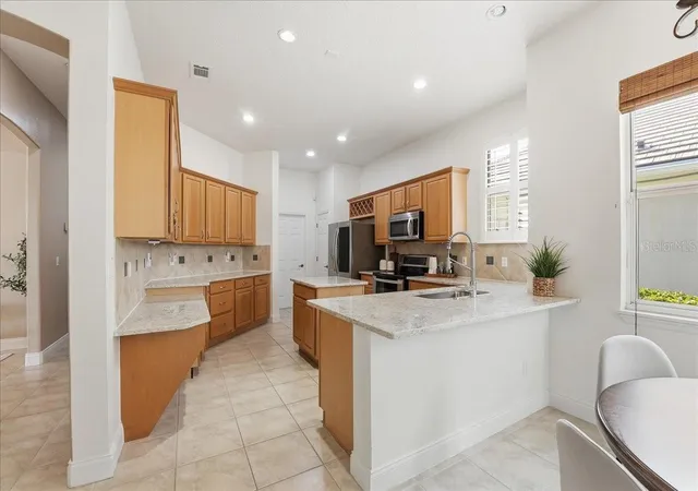 Photo 3 of Single family home for sale at 10926 Woodchase Cir, Orlando, FL 32836 | MLS# O6392567 | Listing updated on 2026-09-17