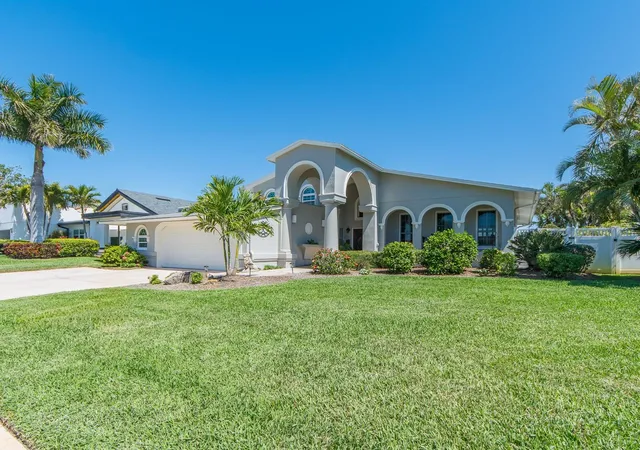 Photo 1 of Single family home for sale at 707 Snug Is, Clearwater Beach, FL 33767 | MLS# TB8489063 | Listing updated on 2026-09-23
