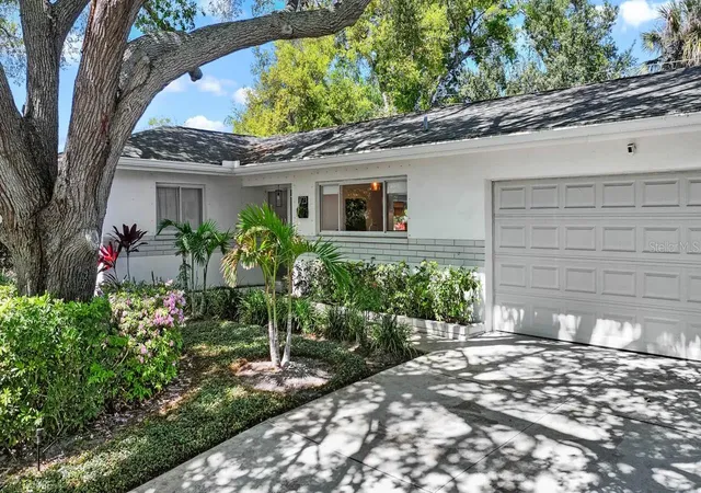 3rd image of 3723 Orchard Grove Ln, Largo, FL 33770 | MLS# TB8489074
