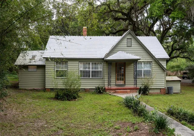 Homes for sale in De Leon Springs, FL | 520 Desoto, De Leon Springs, FL 32130 | MLS# V4948041