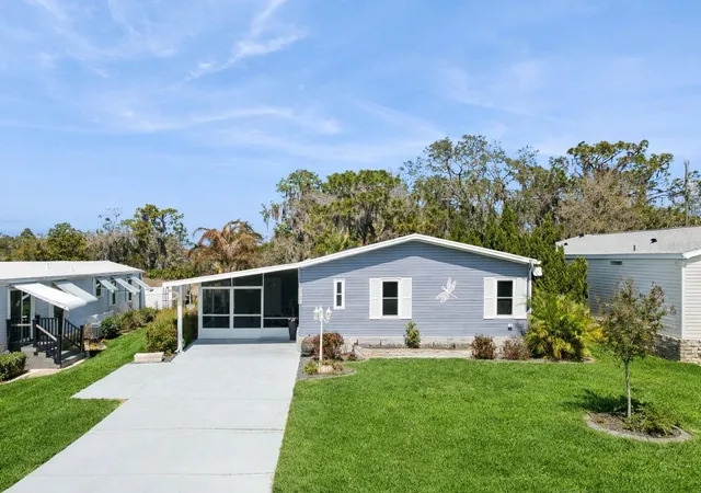 Photo 2 of Manufactured home for sale at 8568 Breeze Hl Dr, Lake Wales, FL 33898 | MLS# L4960470 | Listing updated on 2026-06-30