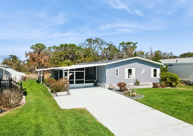 Photo 3 of Manufactured home for sale at 8568 Breeze Hl Dr, Lake Wales, FL 33898 | MLS# L4960470 | Listing updated on 2026-06-30