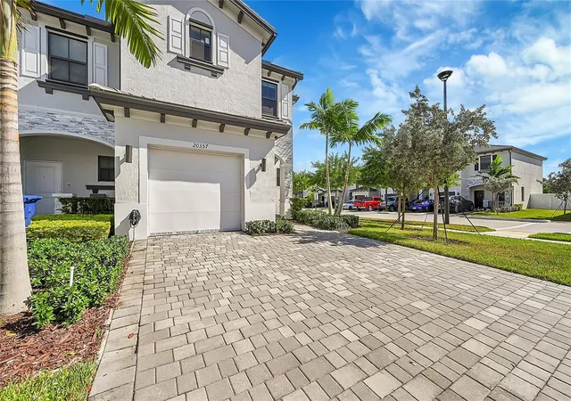 Homes for sale in Miami, FL | 20357 Nw 4Th Path, Miami, FL 33169 | MLS# O6392594