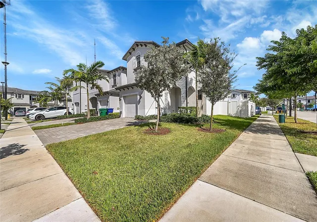Homes for sale in Miami, FL | 20357 Nw 4th Path, Miami, FL 33169 | MLS# O6392594
