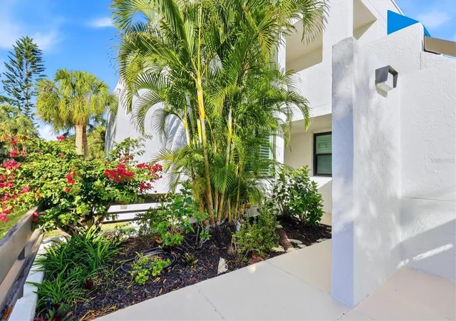 Homes for sale in LONGBOAT KEY, FL | 842 Bayport Wy, LONGBOAT KEY, FL 34228
