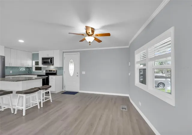 Photo 4 of Manufactured home for sale at 100 Papaya Cvs, Leesburg, FL 34748 | MLS# G5109931 | Listing updated on 2026-08-22