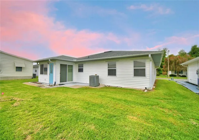 Photo 2 of Single family home for sale at 1690 Colonnades Cir N, Lakeland, FL 33811 | MLS# L4960471 | Listing updated on 2026-06-06
