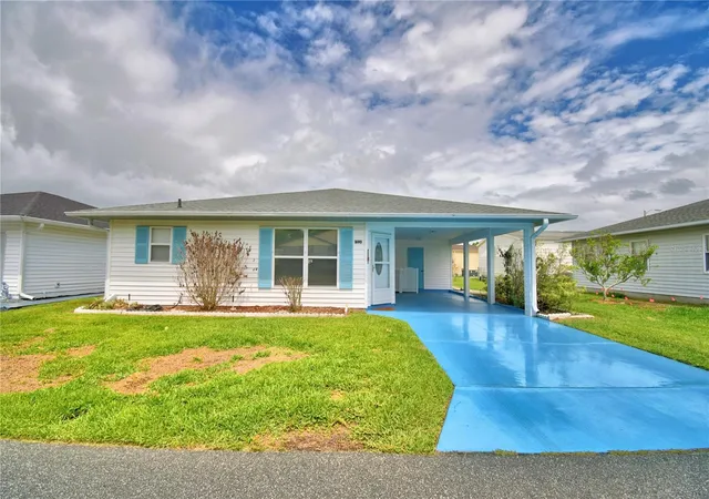 Photo 3 of Single family home for sale at 1690 Colonnades Cir N, Lakeland, FL 33811 | MLS# L4960471 | Listing updated on 2026-06-06