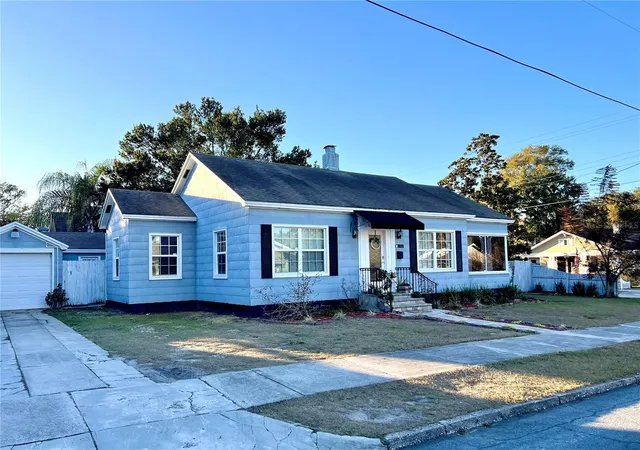 Homes for sale in Lakeland, FL | 701 Park Hill Ave, Lakeland, FL 33801 | MLS# L4960474