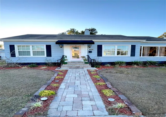 Homes for sale in Lakeland, FL | 701 Park Hill Ave, Lakeland, FL 33801 | MLS# L4960474
