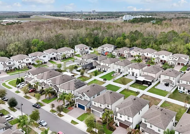 Photo 3 of Single family home for sale at 9872 Aurea Moss Ln, Orlando, FL 32832 | MLS# O6392632 | Listing updated on 2026-10-13