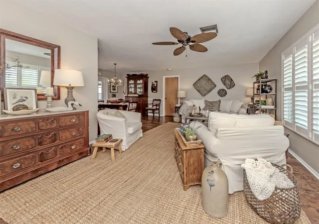 3rd image of 1345 Olympia Rd, Venice, FL 34293 | MLS# N6143547