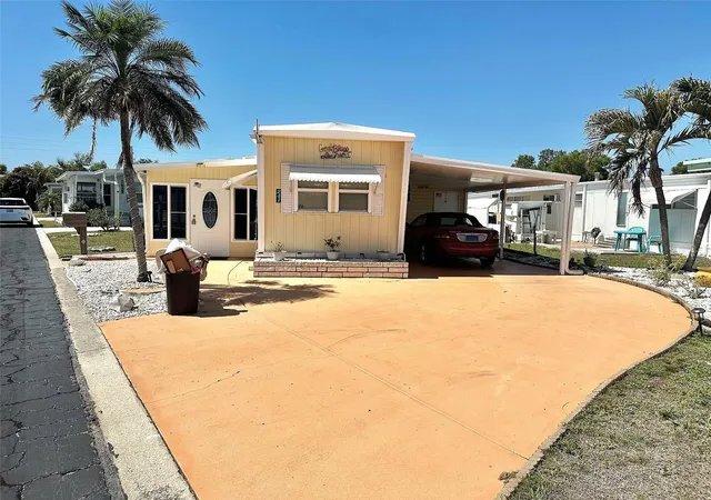 Photo 2 of Manufactured home for sale at 8300 Seminole Blvd #241, Seminole, FL 33772 | MLS# TB8489170 | Listing updated on 2026-09-17