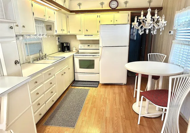 Photo 3 of Manufactured home for sale at 8300 Seminole Blvd #241, Seminole, FL 33772 | MLS# TB8489170 | Listing updated on 2026-09-17