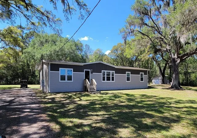 Photo 3 of Single family home for sale at 22397 Mondon Hl Rd, Brooksville, FL 34601 | MLS# W7884115 | Listing updated on 2026-10-01
