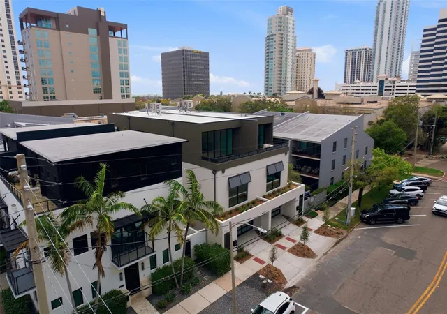 Townhouse for sale at 321 2nd Street N, ST PETERSBURG, FL 33701 | MLS# TB8489207