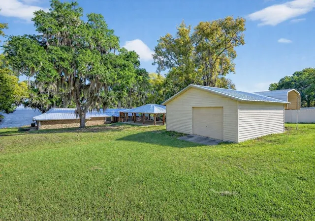 Homes for sale in Weirsdale, FL | 13033 Se 158th Ln, Weirsdale, FL 32195 | MLS# OM721284