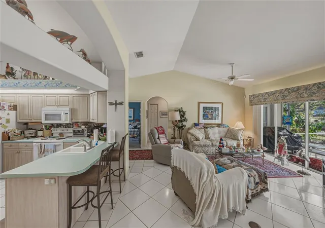 Homes for sale in Mulberry, FL | 4336 Winding Oaks Cir, Mulberry, FL 33860 | MLS# L4960480