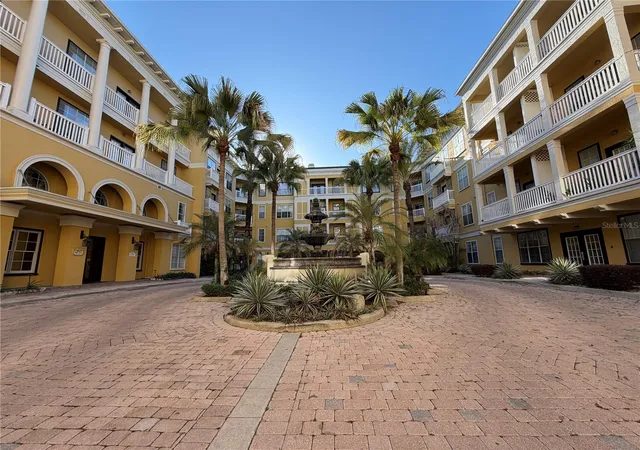 Photo 3 of Condo for sale at 860 N Orange Ave #301, Orlando, FL 32801 | MLS# O6392712 | Listing updated on 2026-10-02