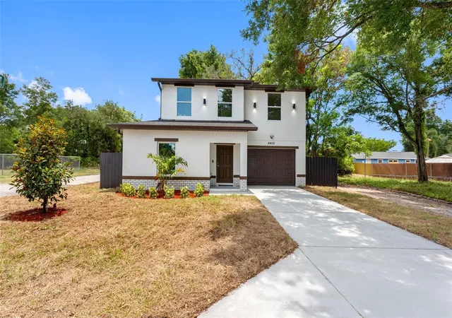 Photo 1 of Single family home for sale at 2405 E 23rd Avenue, Tampa, FL 33605 | MLS# TB8489246 | Listing updated on 2026-10-08