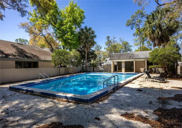 Homes for sale in Gainesville, FL | 7200 Sw 8th Avenue, Gainesville, FL 32608 | Houzeo